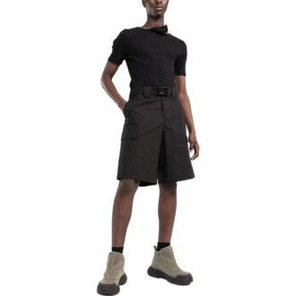 Off-White Hommes SS22 Shorts cargo droit à grandes poches et boucle, couleur unie, coupe ample, noir