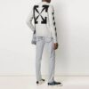Pull en laine blanc cassé pour homme à rayures diagonales et motif intarsia, coupe ajustée