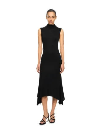 Robe mi-longue fluide sans manches