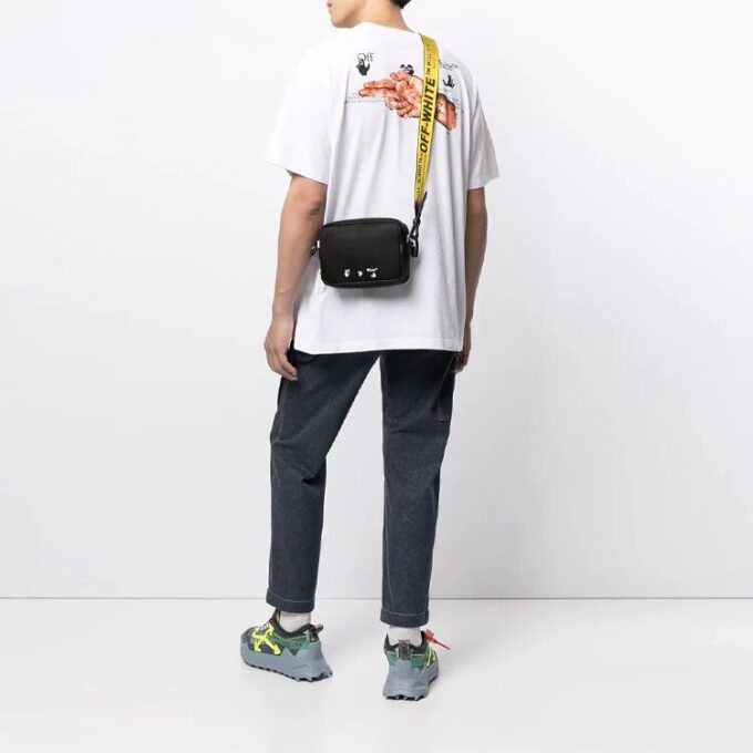 T-shirt blanc ample à col rond et manches courtes avec imprimé de peinture FW21