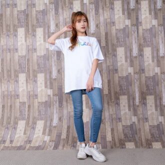 T-shirt blanc à manches courtes et coupe ajustée Off-White Tomboy avec imprimé arc-en-ciel