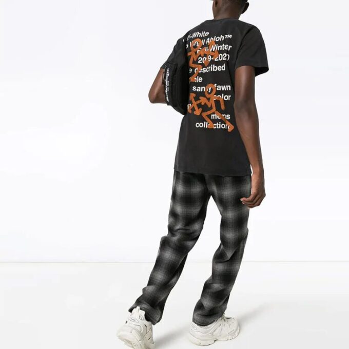 T-shirt à manches courtes avec pictogramme brodé et imprimé flèche fine, version standard, noir