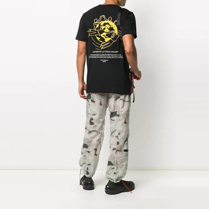 T-shirt à manches courtes imprimé Terre brodé Noir