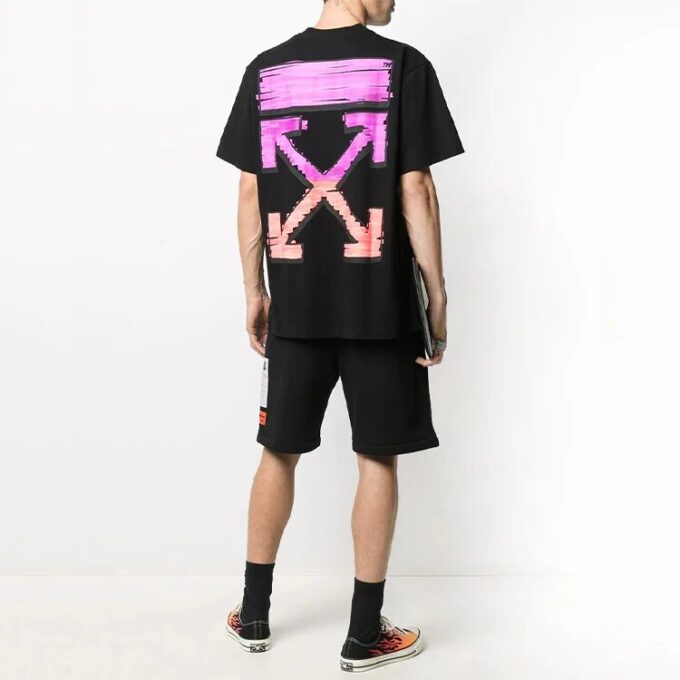 T-shirt à manches courtes SS21 Rose dégradé flèche pour homme Noir