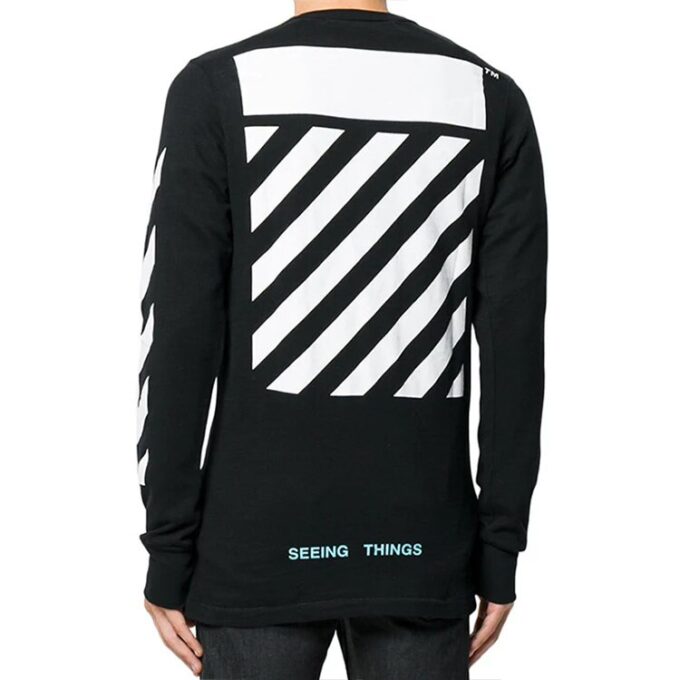 T-shirt à manches longues avec imprimé sur la poitrine, noir