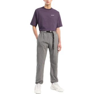 T-shirt violet à manches courtes et col rond pour homme, couleur blanc cassé, avec logo sur la poitrine et imprimé Carravagio au dos