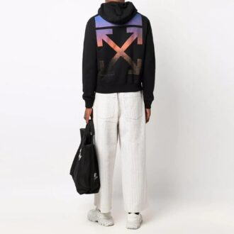 Version à manches longues avec motif Arrows FW21, noir